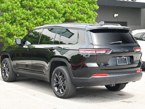 Used 2025 Jeep Grand Cherokee L Limited AWD/4WD image 6