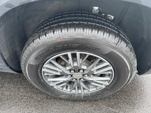 Used 2025 Chevrolet Traverse LT AWD/4WD image 13