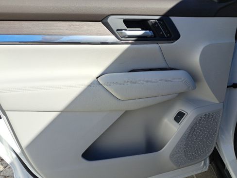 New 2026 GMC Terrain Denali w/ LPO, Black Badging Package image 18