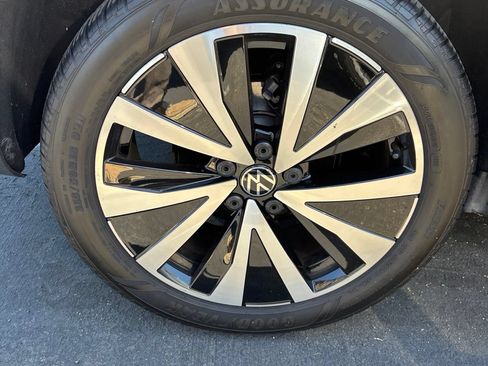Used 2023 Volkswagen Taos SE FWD image 21