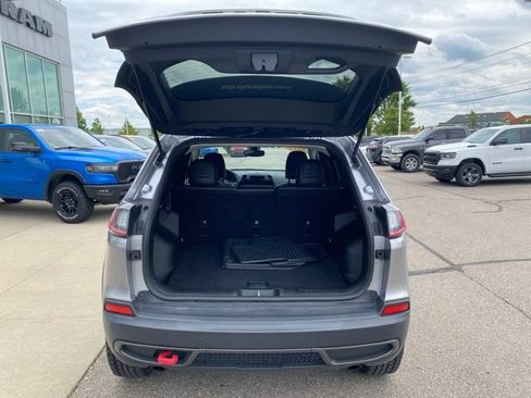 Used 2019 Jeep Cherokee Trailhawk w/ Cold Weather Group AWD/4WD image 27