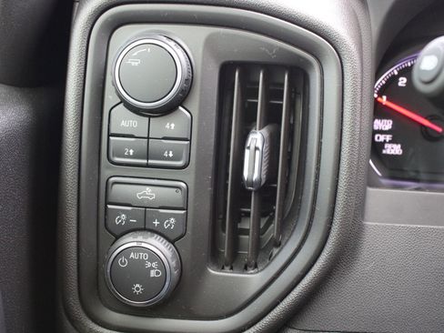 Used 2025 Chevrolet Silverado 1500 Custom Trail Boss w/ Dark Appearance Package AWD/4WD image 30