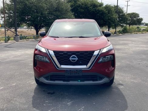 Used 2023 Nissan Rogue S image 2