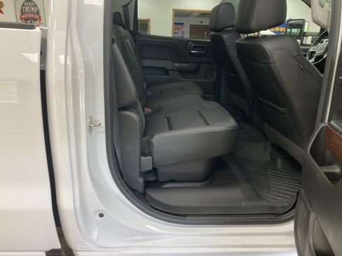 Used 2019 GMC Sierra 2500 SLT w/ Duramax Plus Package AWD/4WD image 17