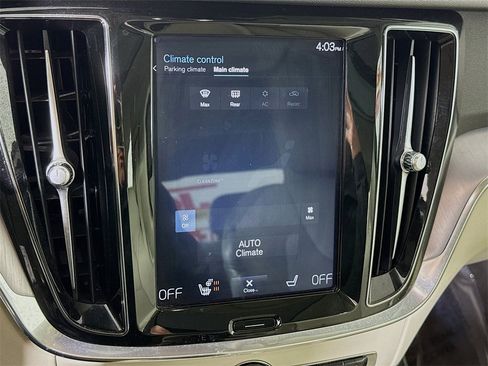 Used 2020 Volvo S60 T6 Momentum image 8