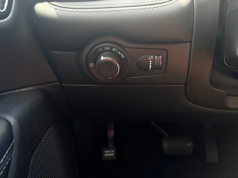 Used 2023 Dodge Durango SXT Launch Edition RWD image 35
