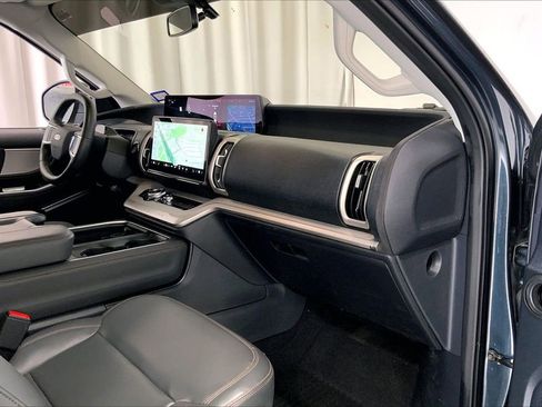 Used 2025 Ford Expedition Max Active RWD image 28