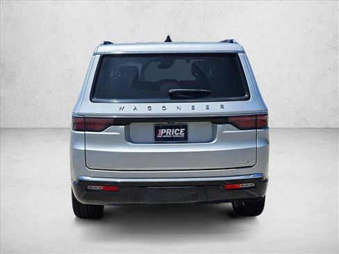 Used 2024 Jeep Wagoneer Series II w/ Flexible Seating Group RWD image 6