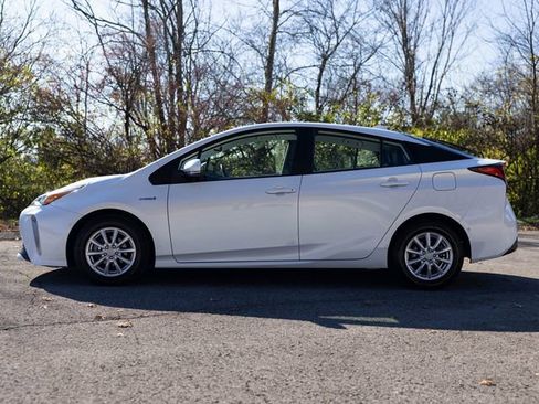 Used 2021 Toyota Prius AWD image 4