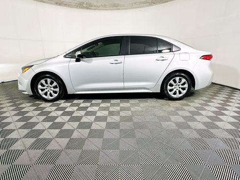 Used 2024 Toyota Corolla LE FWD image 6