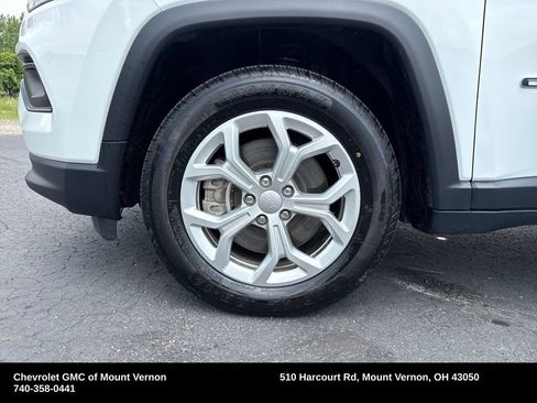 Used 2024 Jeep Compass Latitude AWD/4WD image 24