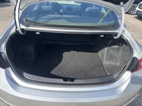 Used 2020 Chevrolet Malibu LT image 9