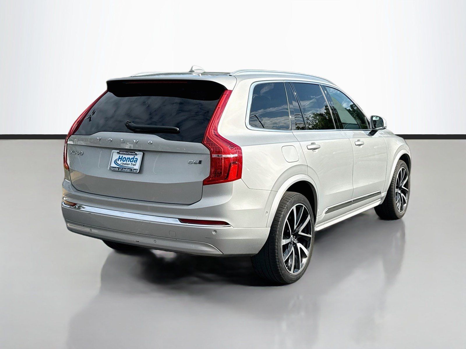 Used 2023 Volvo XC90 B6 Plus AWD/4WD image 7