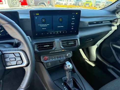 Used 2025 Ford Mustang Convertible RWD image 19