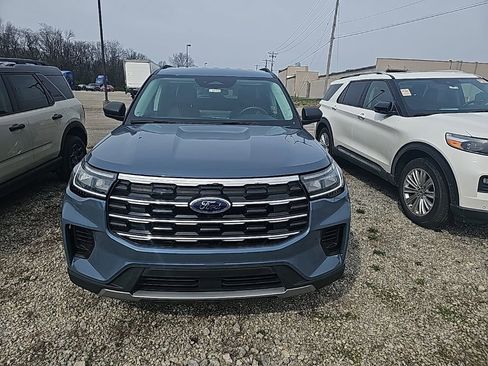 Used 2025 Ford Explorer Active image 1