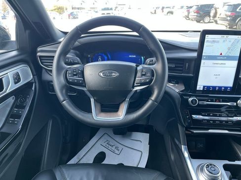 Used 2023 Ford Explorer Platinum w/ Technology Package image 15