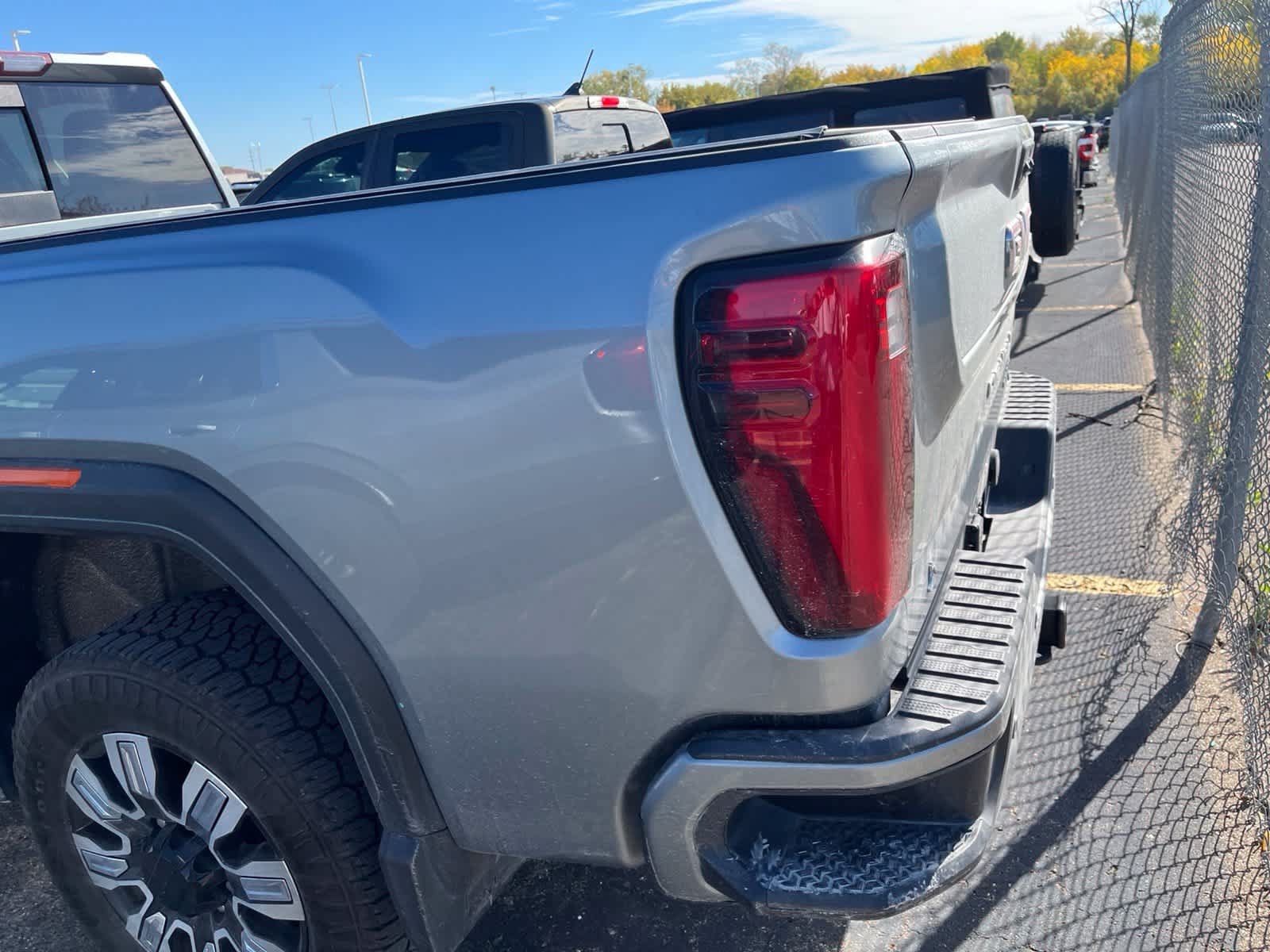 Used 2024 GMC Sierra 2500 Denali w/ Denali Reserve Package AWD/4WD image 11