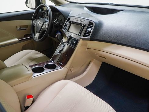 Used 2013 Toyota Venza LE FWD image 32