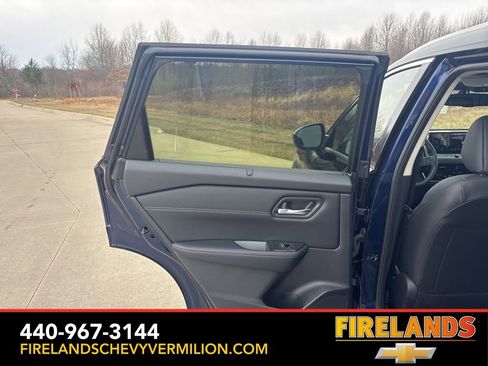 Used 2025 Nissan Rogue SL w/ Tech Package image 47