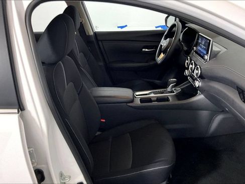 Used 2025 Nissan Sentra SV FWD image 6