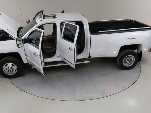 Used 2017 Chevrolet Silverado 3500 High Country image 58