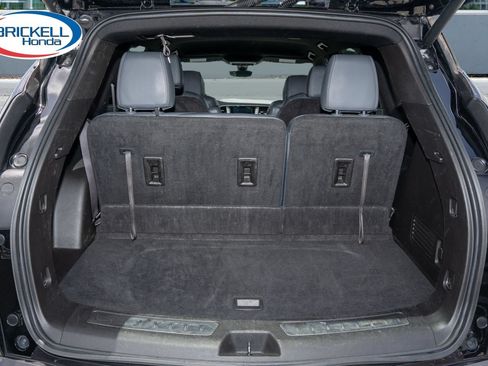 Used 2024 Buick Enclave Essence w/ Technology Package FWD image 9