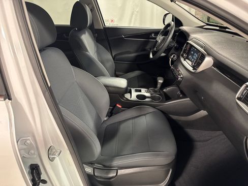 Used 2019 Kia Sorento FWD image 29