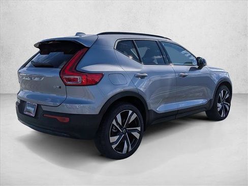 Used 2026 Volvo XC40 B5 Ultra w/ Climate Package AWD/4WD image 2