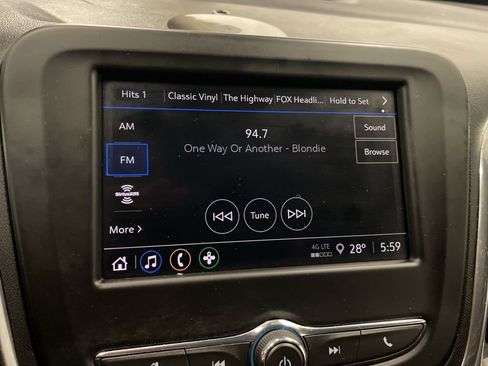 Used 2022 Chevrolet Equinox LT image 25