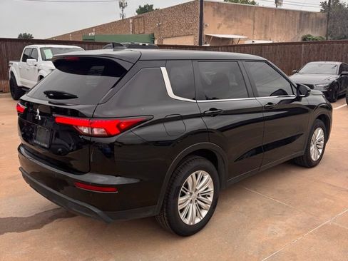 Used 2024 Mitsubishi Outlander ES FWD image 8
