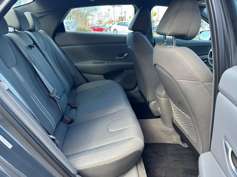 Used 2025 Hyundai Elantra SEL w/ Cargo Package image 15