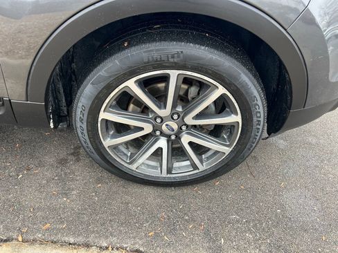 Used 2015 Ford Explorer XLT w/ Equipment Group 202A image 11