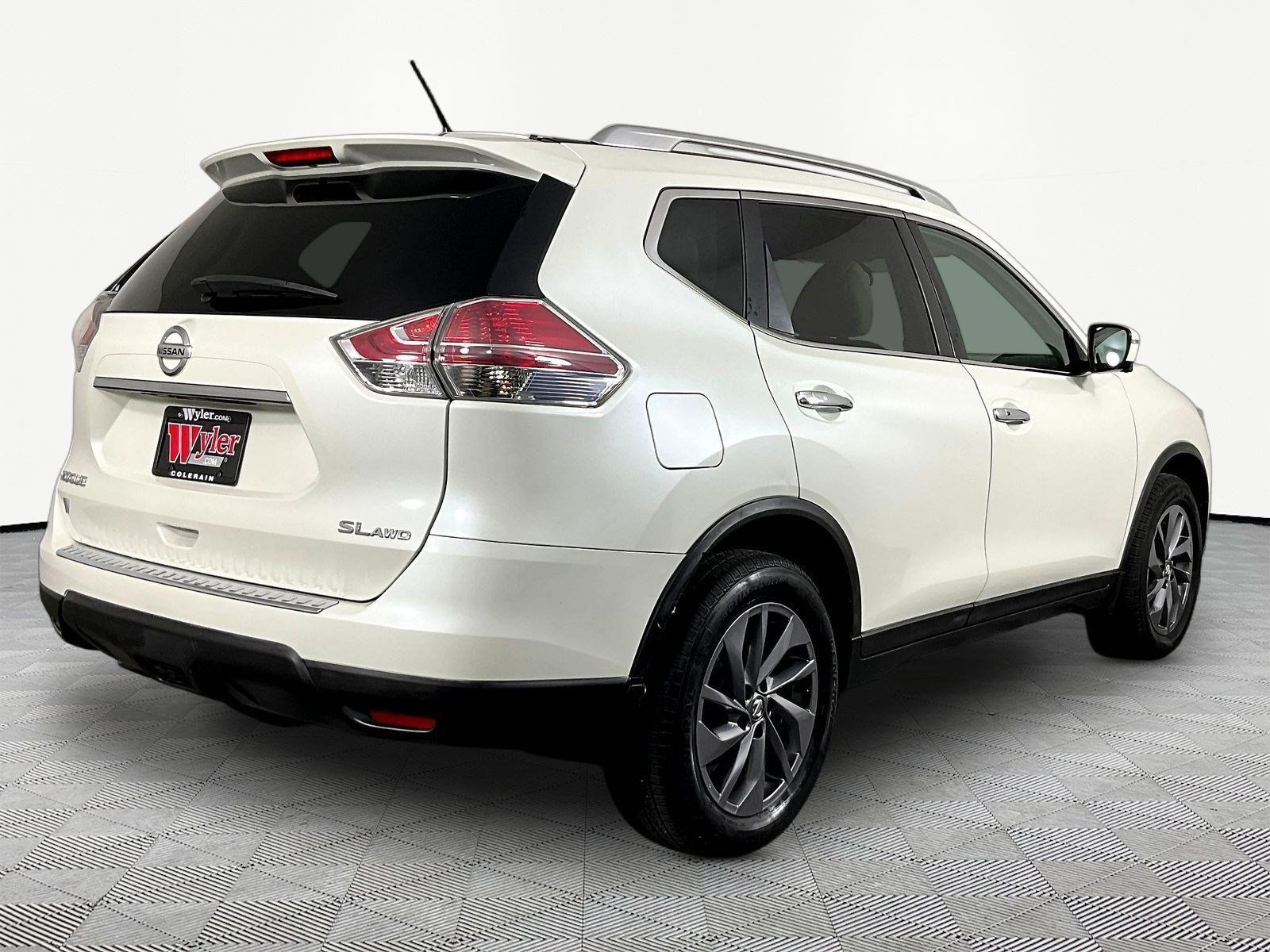 Used 2016 Nissan Rogue SL w/ SL Premium Package AWD/4WD image 6