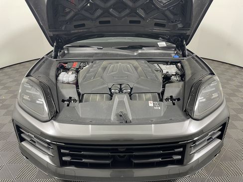 Used 2026 Porsche Cayenne S AWD/4WD image 22