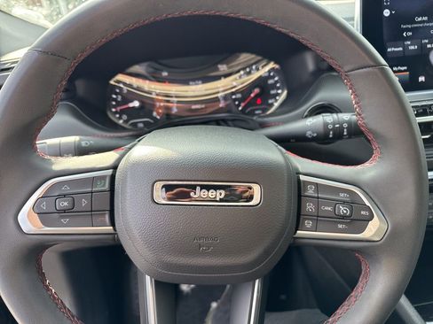 Used 2024 Jeep Compass Trailhawk image 35