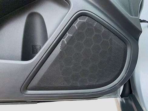 Used 2022 Subaru Outback Premium image 23