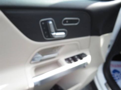 Certified 2020 Mercedes-Benz GLB 250 4MATIC image 9