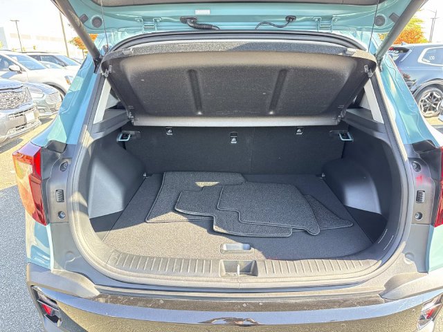 Used 2025 Kia Seltos EX AWD/4WD image 12
