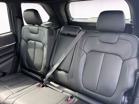New 2026 Jeep Grand Cherokee Limited AWD/4WD image 13