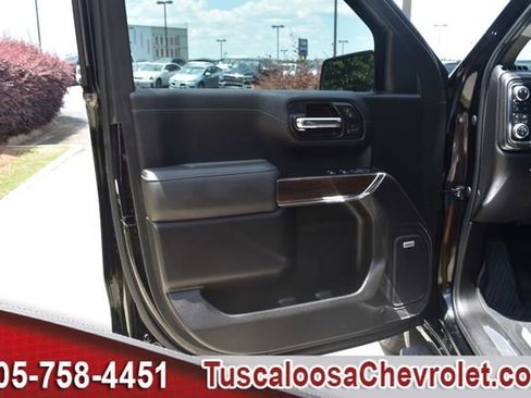 Used 2019 GMC Sierra 1500 SLT w/ SLT Premium Plus Package AWD/4WD image 17