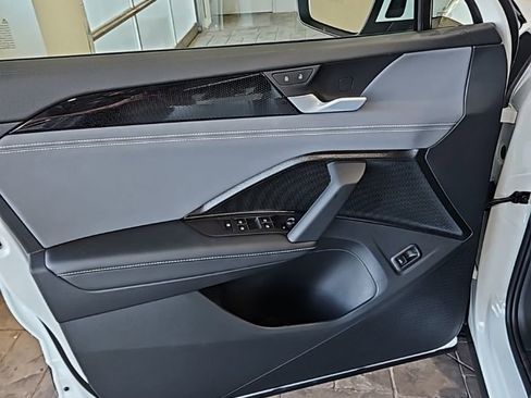 New 2026 Volkswagen Tiguan SE image 26