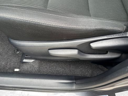 Used 2015 Toyota RAV4 XLE FWD image 13