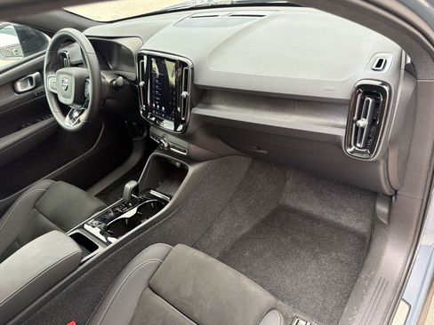 Used 2023 Volvo C40 P8 Recharge Plus w/ Climate Package AWD/4WD image 30
