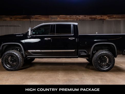 Used 2025 Chevrolet Silverado 2500 High Country w/ High Country Premium Package image 6