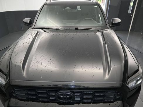 Used 2025 Toyota 4Runner TRD Off-Road Premium AWD/4WD image 9