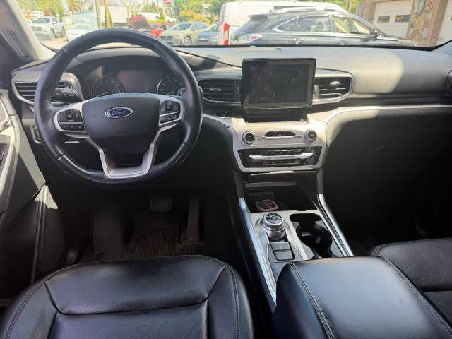Used 2021 Ford Explorer XLT w/ Equipment Group 202A AWD/4WD image 12