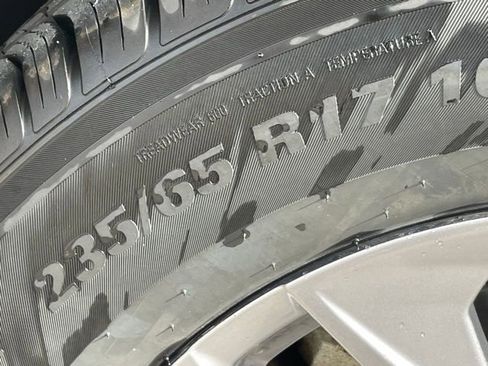 Used 2024 Toyota Sienna XLE image 8