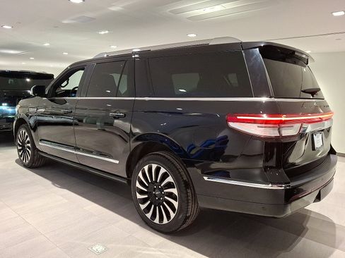 Used 2023 Lincoln Navigator L Black Label image 3