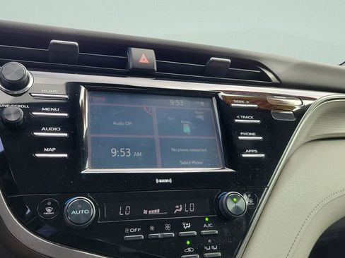 Used 2020 Toyota Camry SE image 21