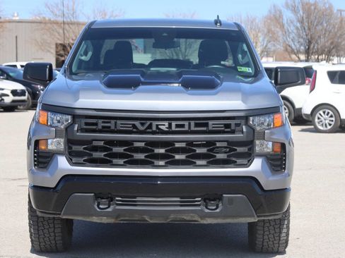 Used 2024 Chevrolet Silverado 1500 Custom Trail Boss w/ Dark Appearance Package image 2